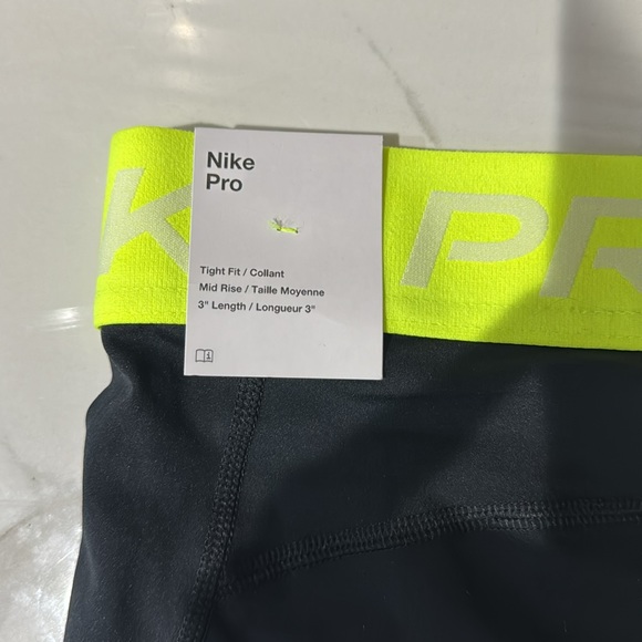 NWT Nike Pro shorts - Picture 3 of 4